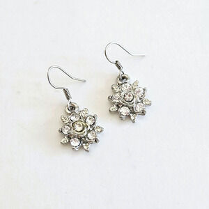 Floral Rhinestone Dangle Earrings Silvertone Flowers Party Feminine Classic NEW